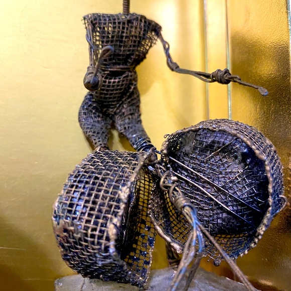 MID CENTURY MODERNIST ART WIRE SCUPTURE DRUMMER FIGURE 5.25” - Picture 5 of 11